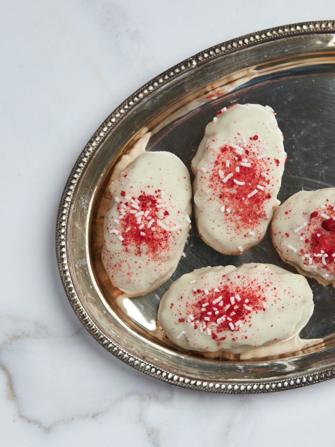 Melomakarona-me-Lefki-Sokolata-TOP-1152x1536